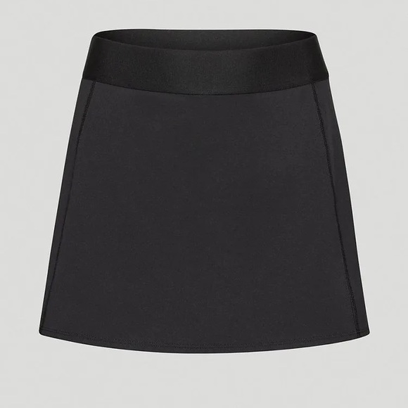 TnaSLICK Court Mini Skirt (Black) - Picture 4 of 9